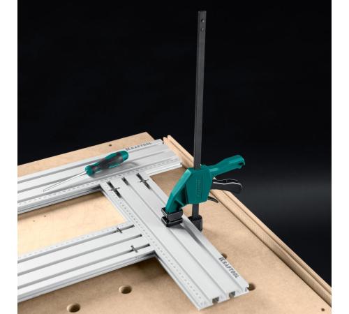 KRAFTOOL KRAFTFLEX GDH-300/60 в отверстия 20 мм, вертикальная быстрозажимная струбцина пистолетного типа (32801)